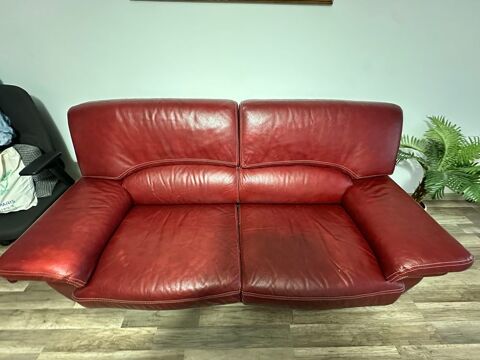 Canap cuir rouge
150 Bagnolet (93)