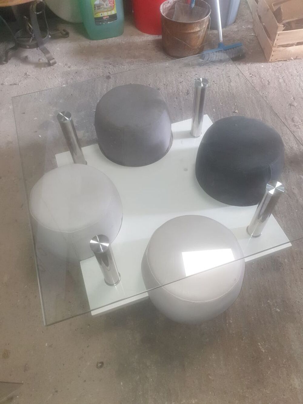 Table basse avec 4 poufs int&eacute;gr&eacute;s Meubles