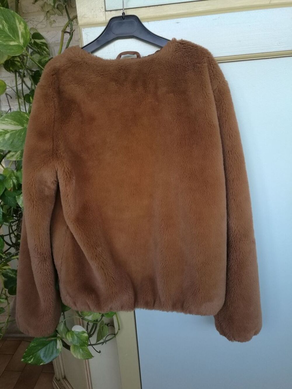 Veste fausse new arrivals fourrure jennyfer