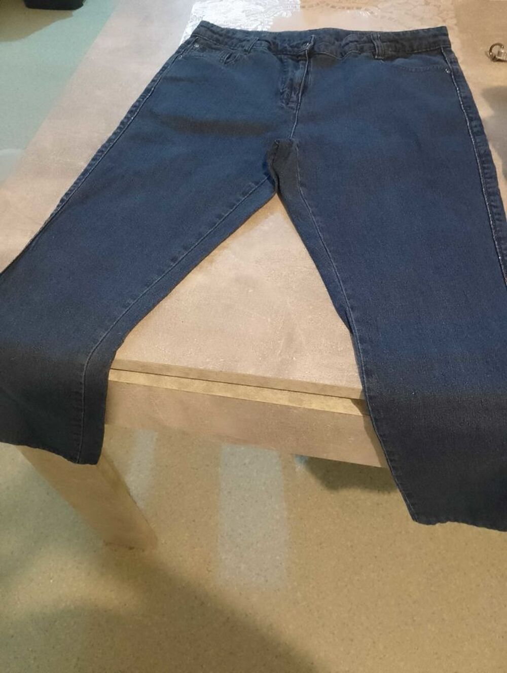 Lot pantalon taille 42 Vtements
