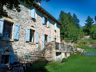  Ferme  vendre 10 pices 700 m Les vans