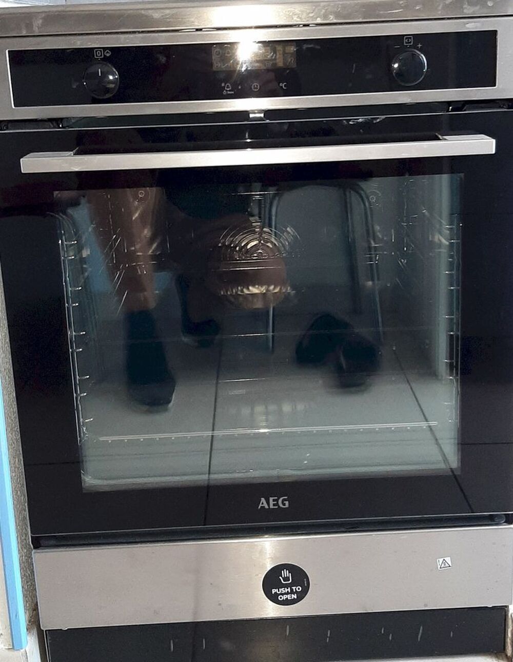 CUISINI&Egrave;RE AEG INDUCTION PLUS FOUR
NEUVE Electroménager