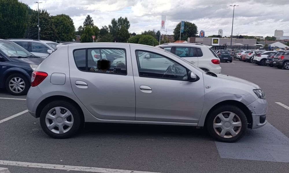 Sandero 1.5 dCi 90 E6 Laur&eacute;ate 2015 occasion 62000 Arras
