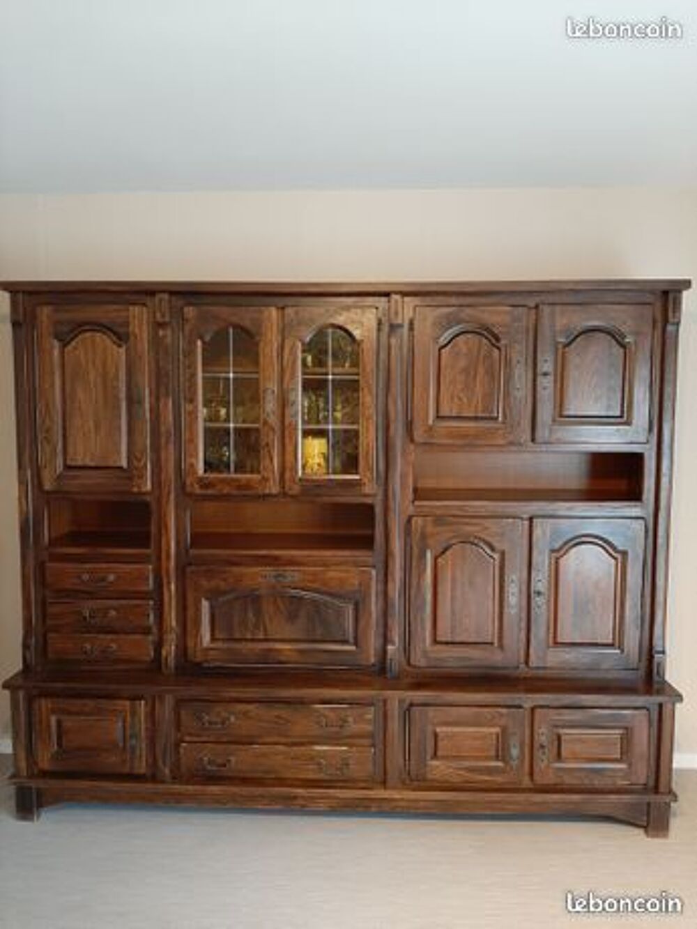 A SAISIR LIVING Meubles