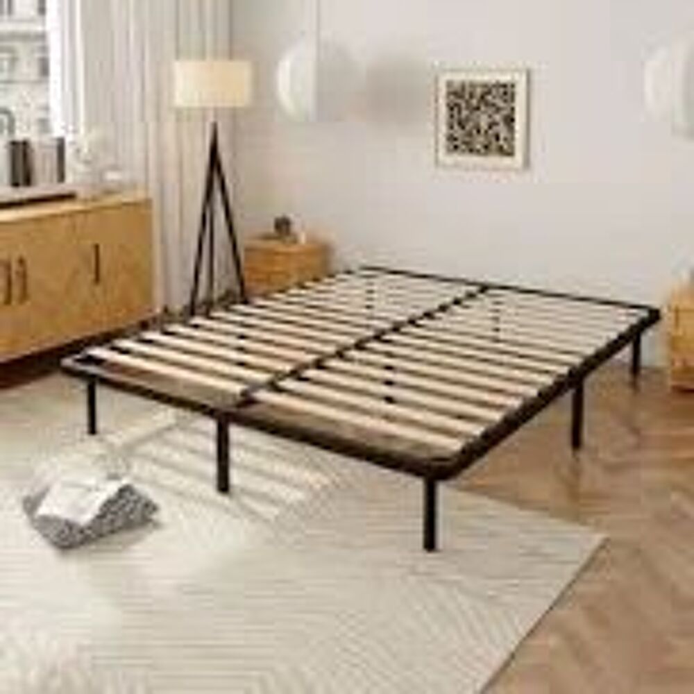 1 LIT DE 140 et 2 LITS DE 90 avec Matelas. Meubles