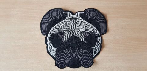 Ecusson brod� 
t�te de chien style bouledogue fran�ais 
7 Carnon Plage (34)