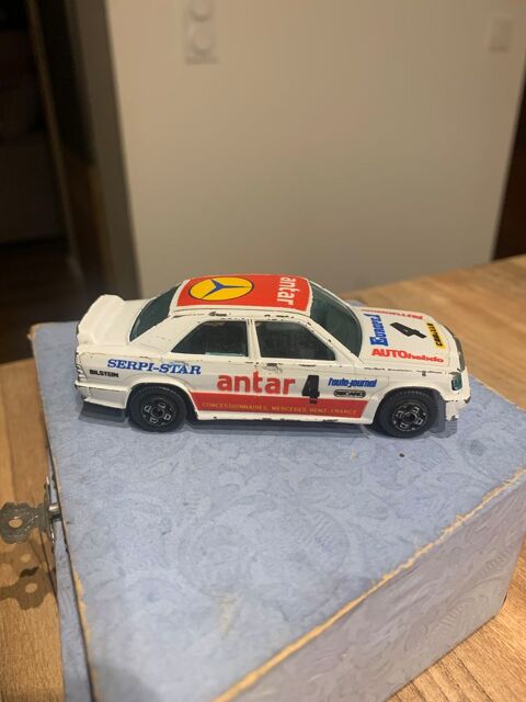 Jouet v�hicule miniature Burago   Mercedes 190 E   6 Saleilles (66)