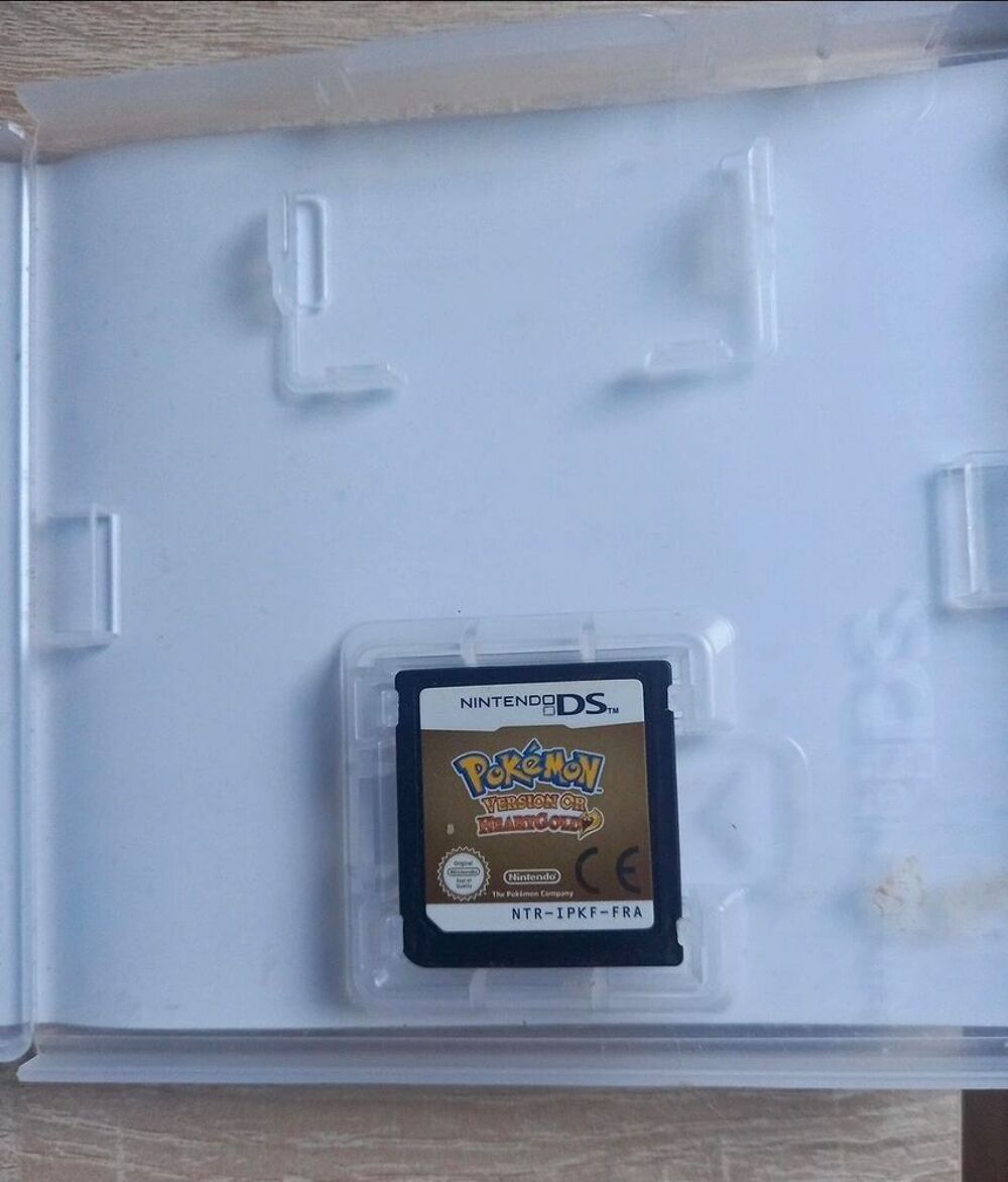Pokemon version or Consoles et jeux vidéos