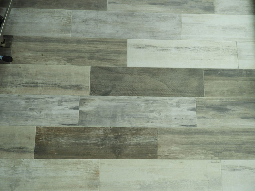 CARRELAGE NEUF ANTIDERAPANT ASPECT PARQUET VIEILLI (RETRO) Bricolage