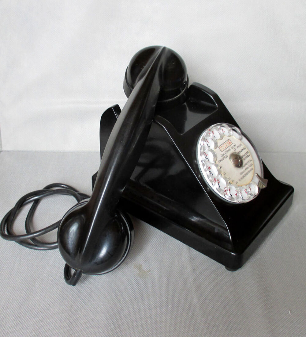 T&eacute;l&eacute;phone U43 bak&eacute;lite (trois mod&egrave;les disponibles) 