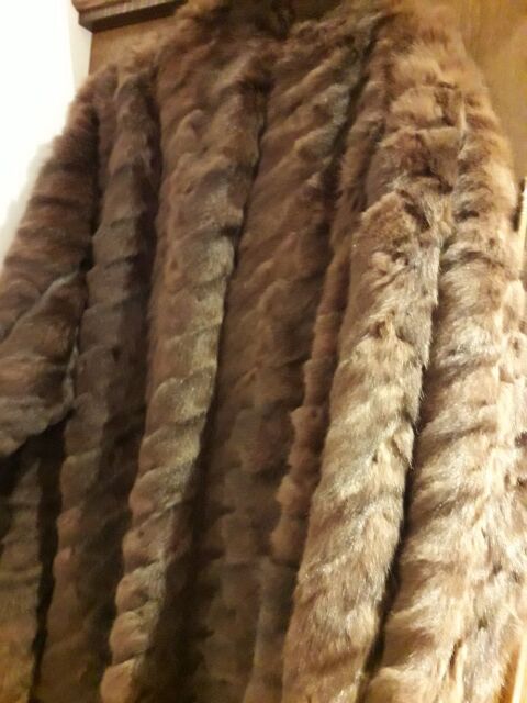 manteau long vison . 0 Saint-Maximin-la-Sainte-Baume (83)