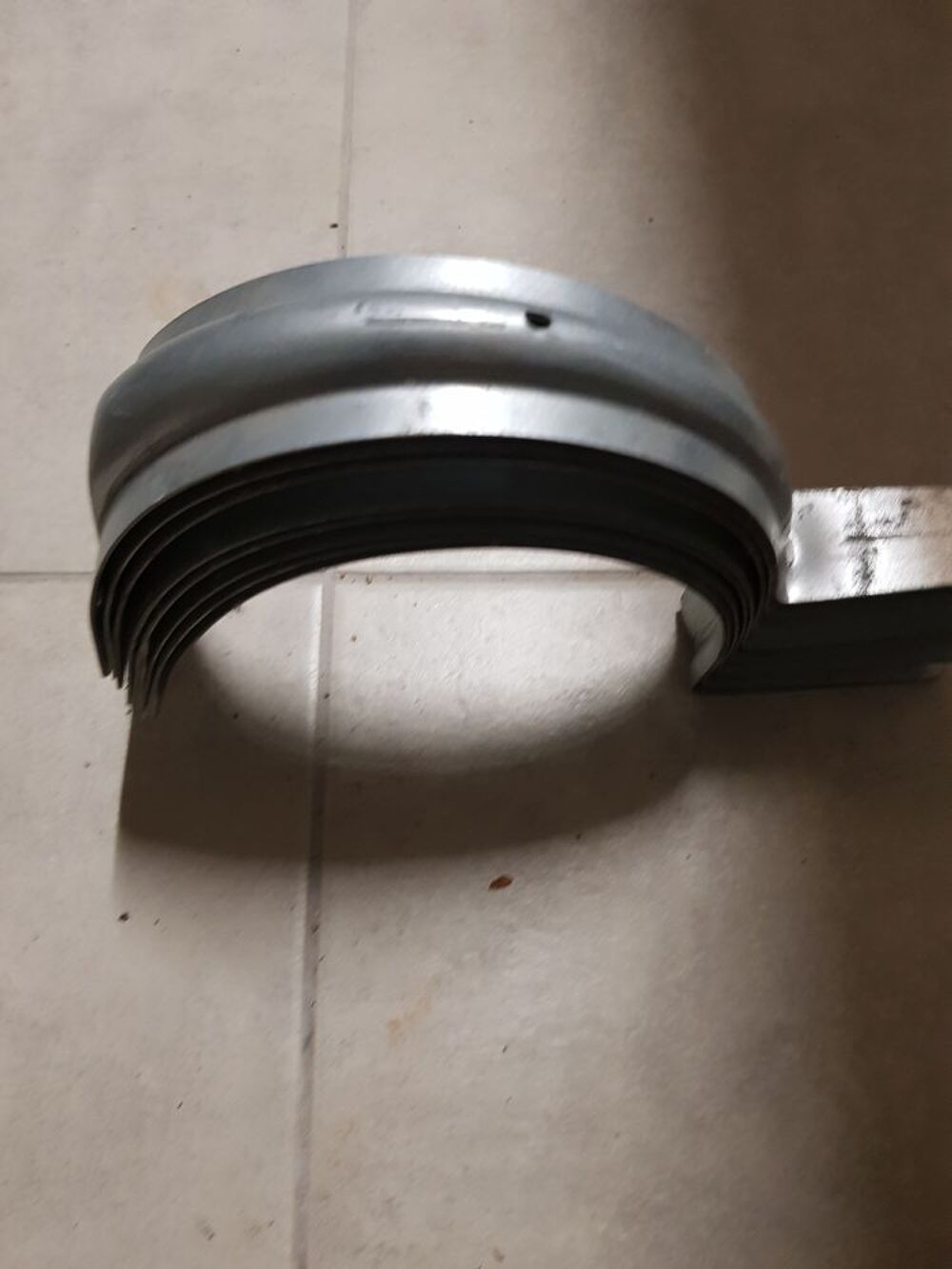 Fixation goutti&egrave;re zinc Bricolage