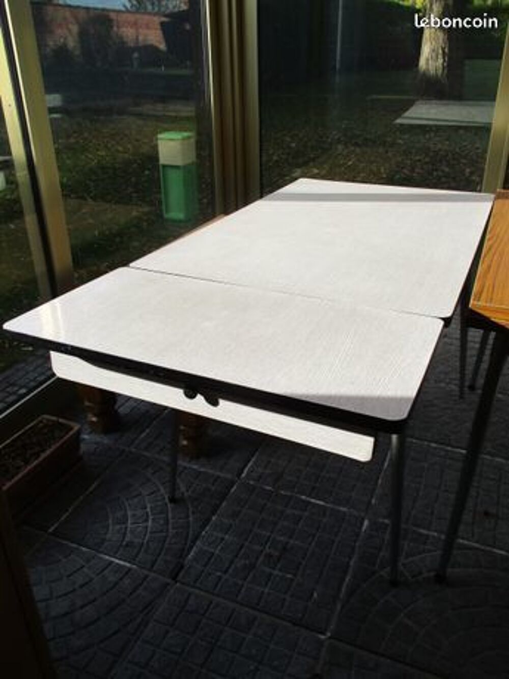 Table formica blanc avec 2 rallonges vintage tr&egrave;s bon &eacute;tat Meubles
