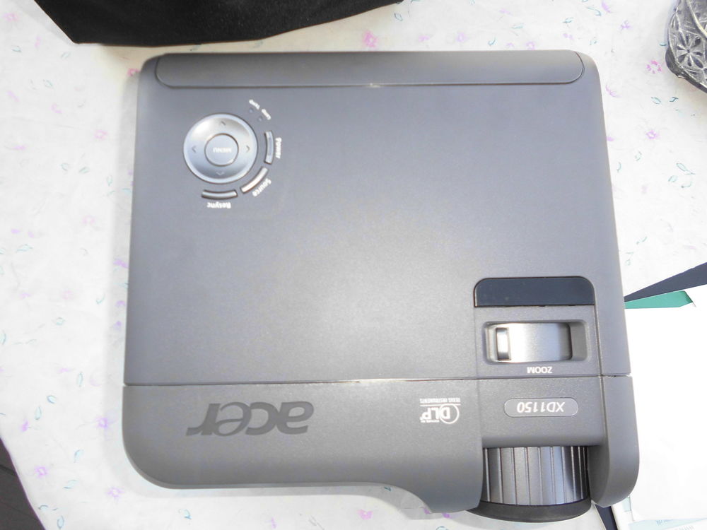 projecteur de la marque ACER Photos/Video/TV