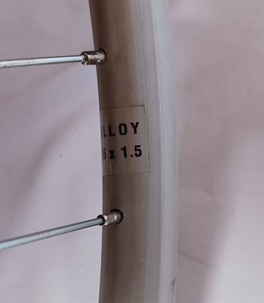 ROUE DE VELO Vélos