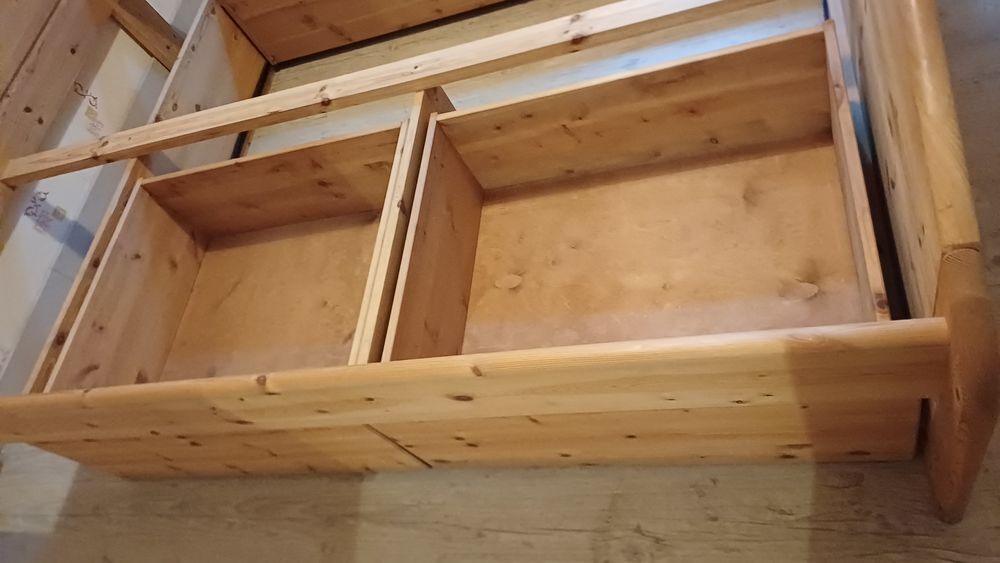 Lit 2 places en 140x200, pin massif teint&eacute; miel Meubles
