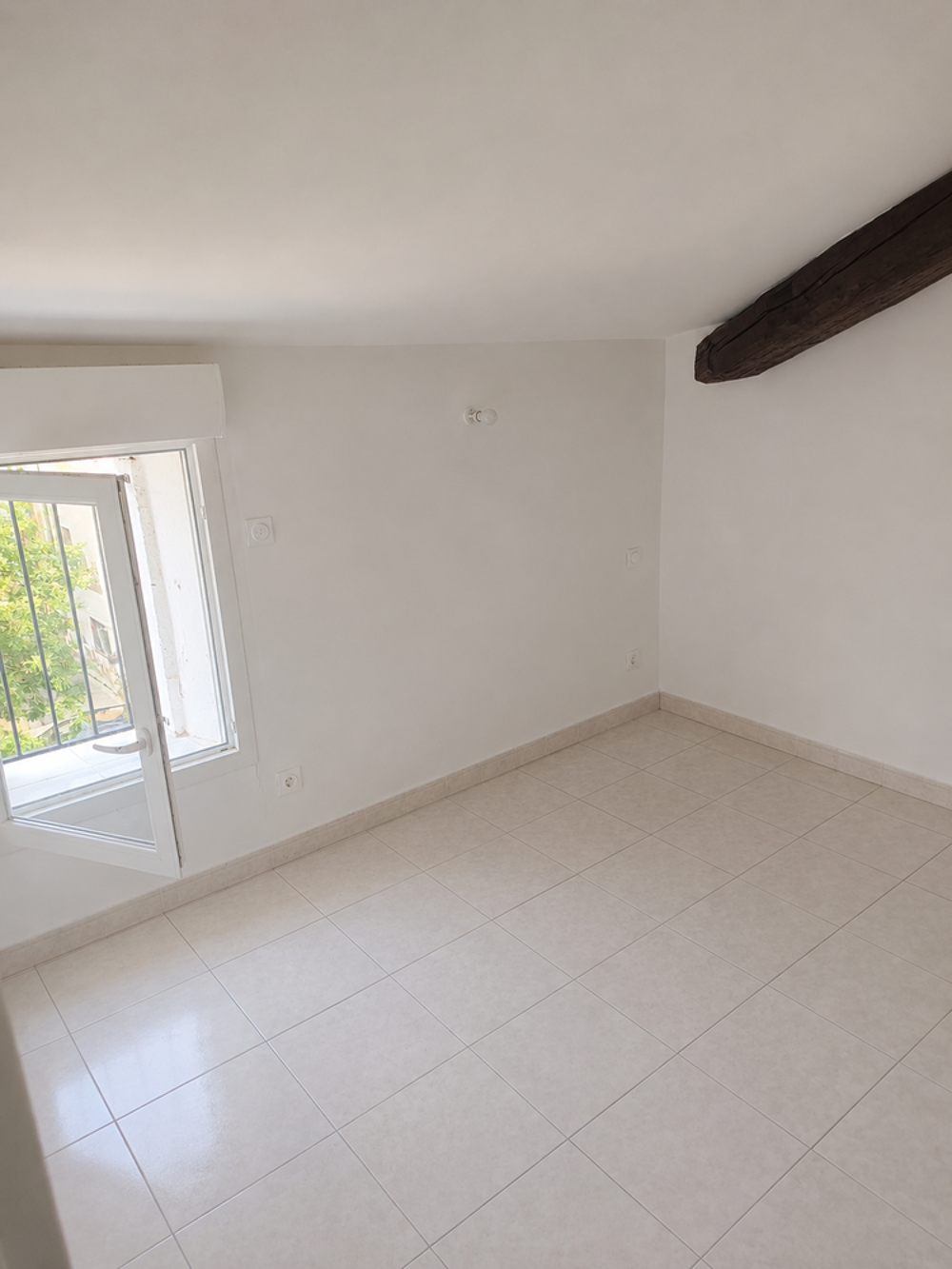Location Appartement T3 de 58 m² ? Centre de Villeveyrac Villeveyrac