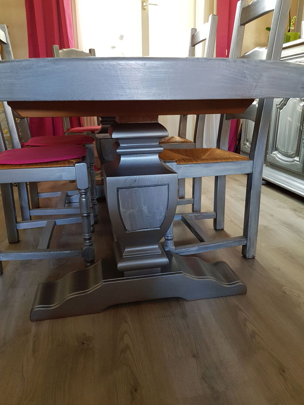 Table monast&egrave;re ch&ecirc;ne relook&eacute;e gris patin&eacute;e + 6 chaises Meubles