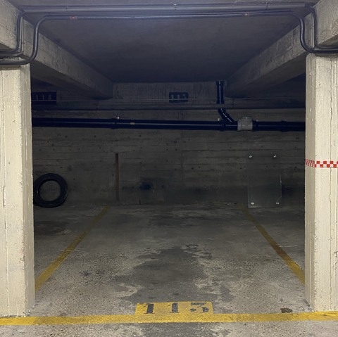  Parking / Garage  louer 12 m