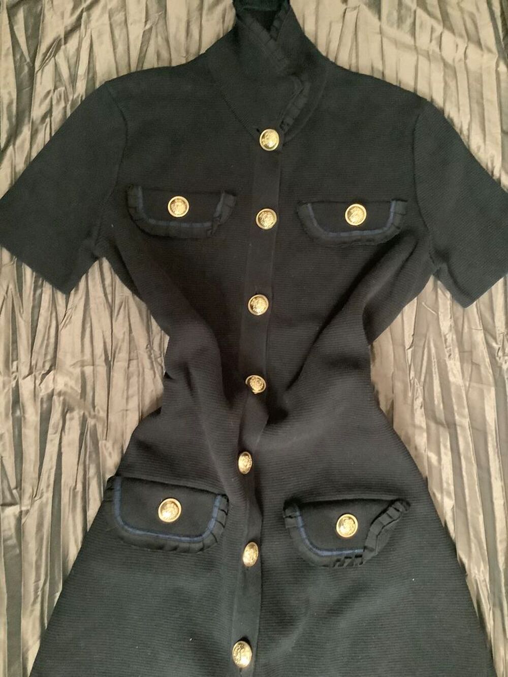 Maje robe courte noire Taille S manches courtes, col, poches Vêtements