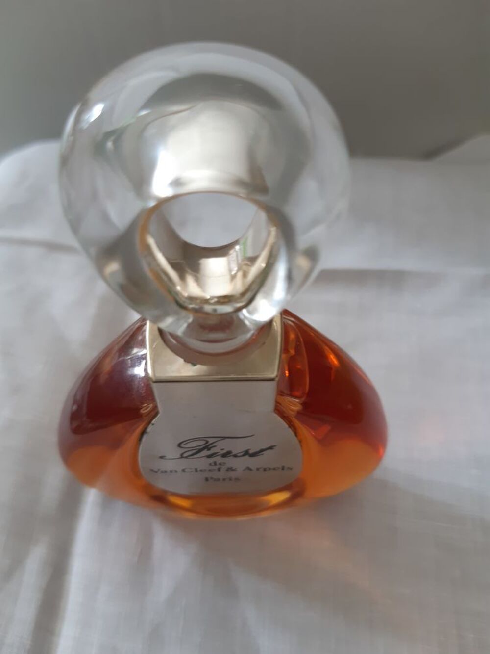 plusieurs parfums et eau de parfums Bijoux et montres