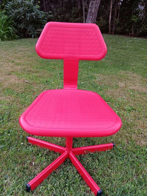 Chaise de bureau rouge pour enfant 35 Orsay (91)