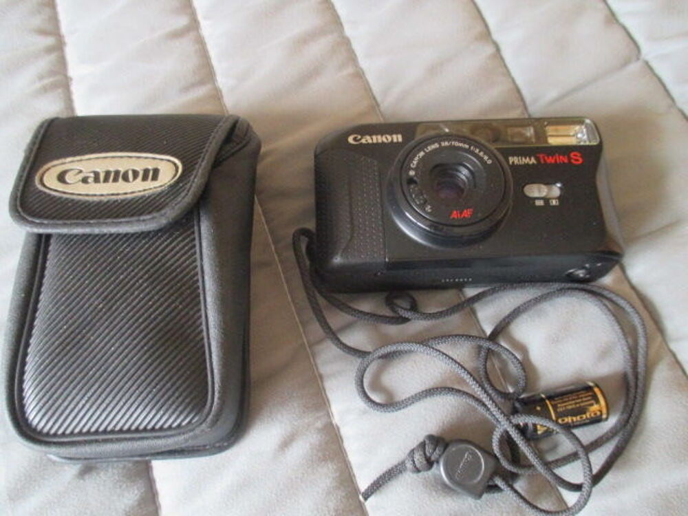 A SAISIR LOT DE 4 APPAREILS PHOTOS VINTAGE ANNEE 1980-1990. Photos/Video/TV