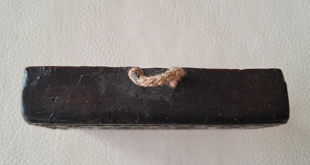moule d&eacute;coratif en cire dure avec attache murale 
Décoration