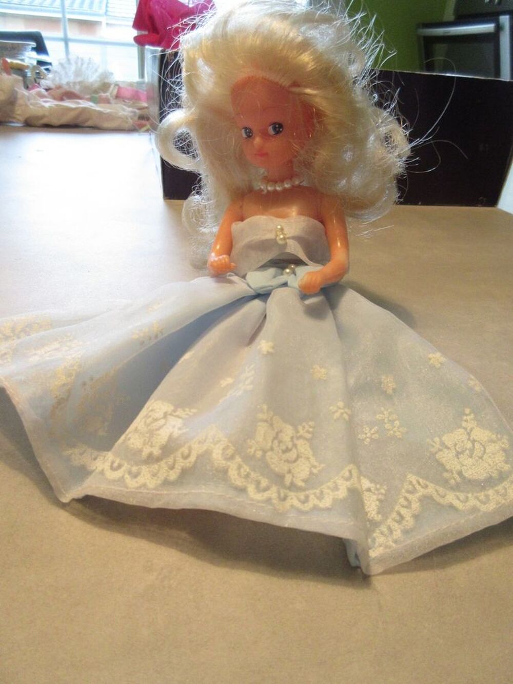 Poup&eacute;e blonde Jeux / jouets