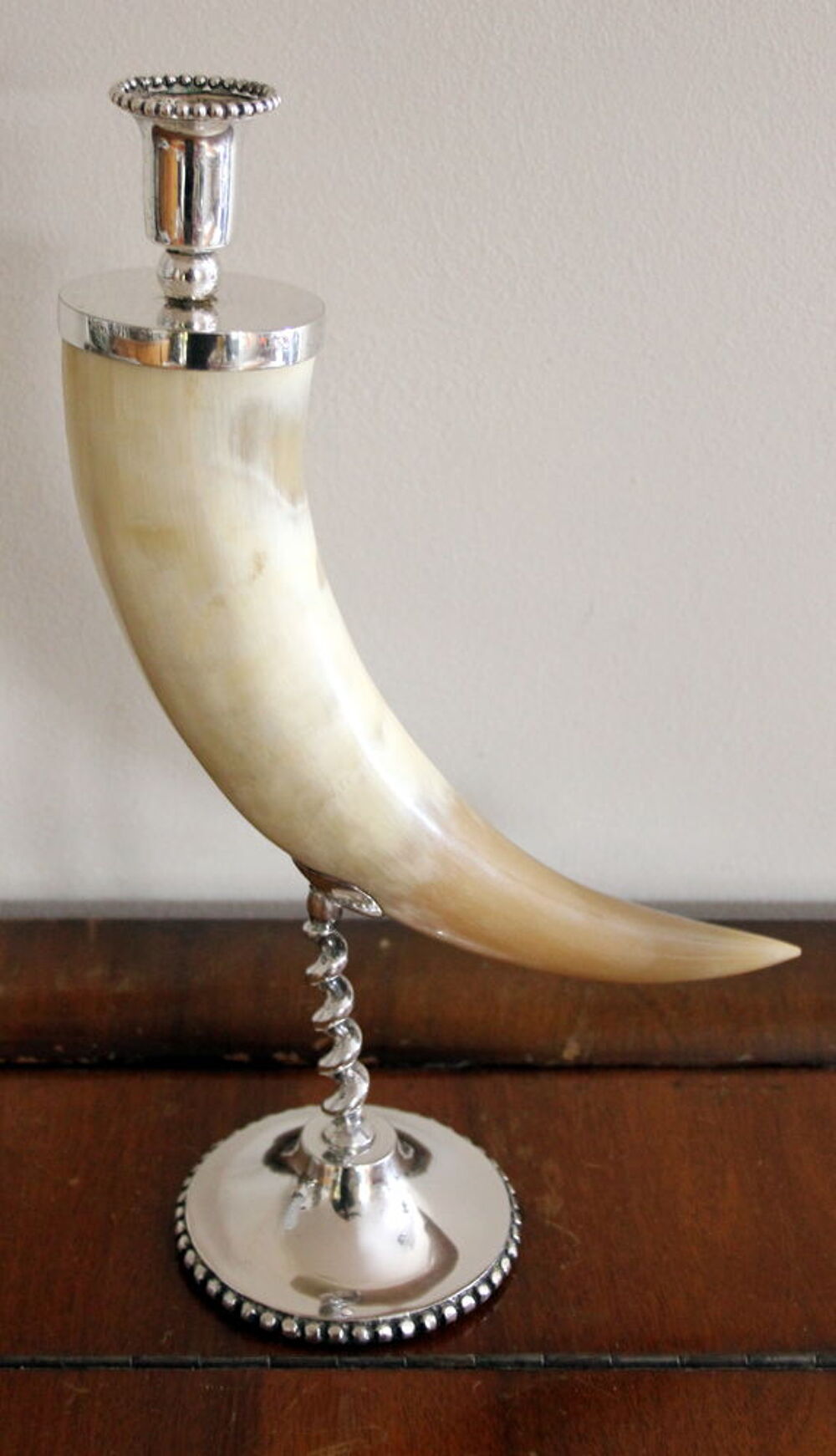 Bougeoir curiosit&eacute; en corne et m&eacute;tal argent&eacute; Décoration