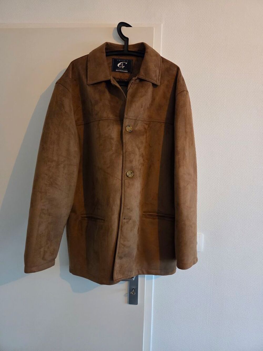 Manteau Emporio Collection
Vêtements