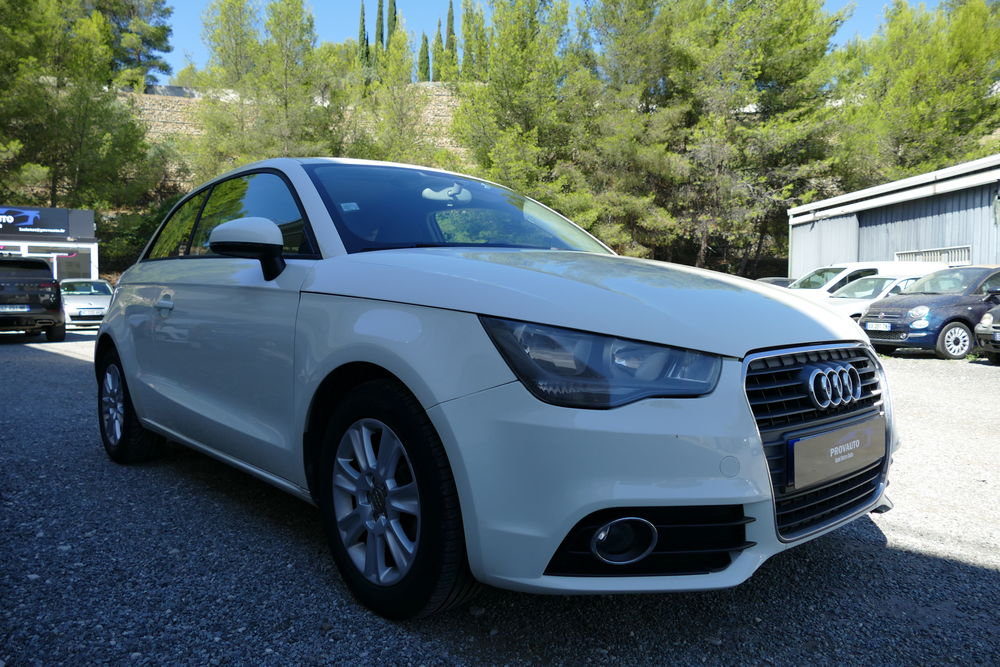 A1 Sportback 1.6 TDI 105 Ambiente (5 CV) 2011 occasion 13600 La Ciotat