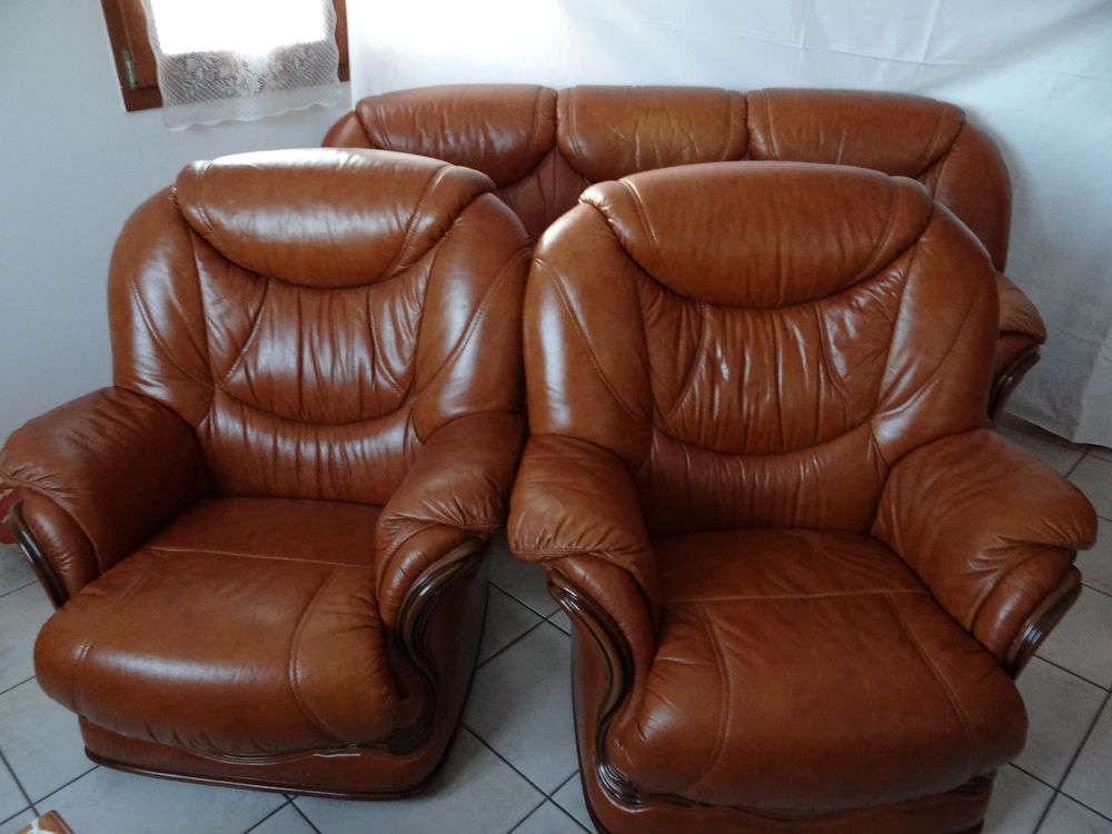 Ensemble canap&eacute; et 2 fauteuils en cuir Meubles