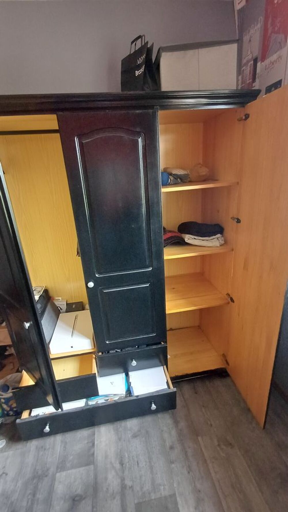 armoire en pin Meubles
