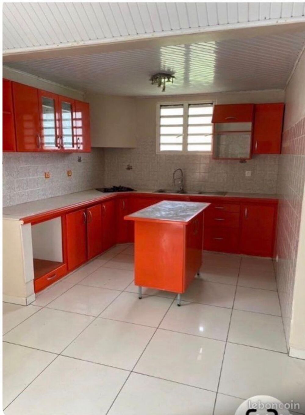 Location Appartement Grand T4 de 180 m² avec terrasse, vue mer Sainte-marie