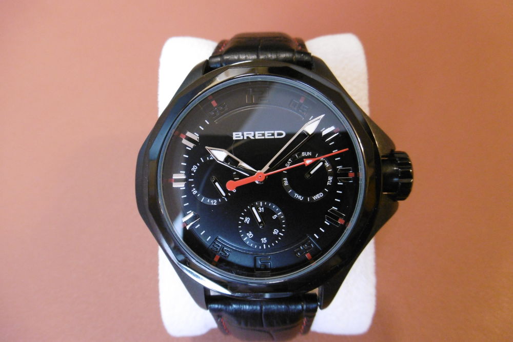 Montre Breed noire NEUVE jamais port&eacute;e Bijoux et montres