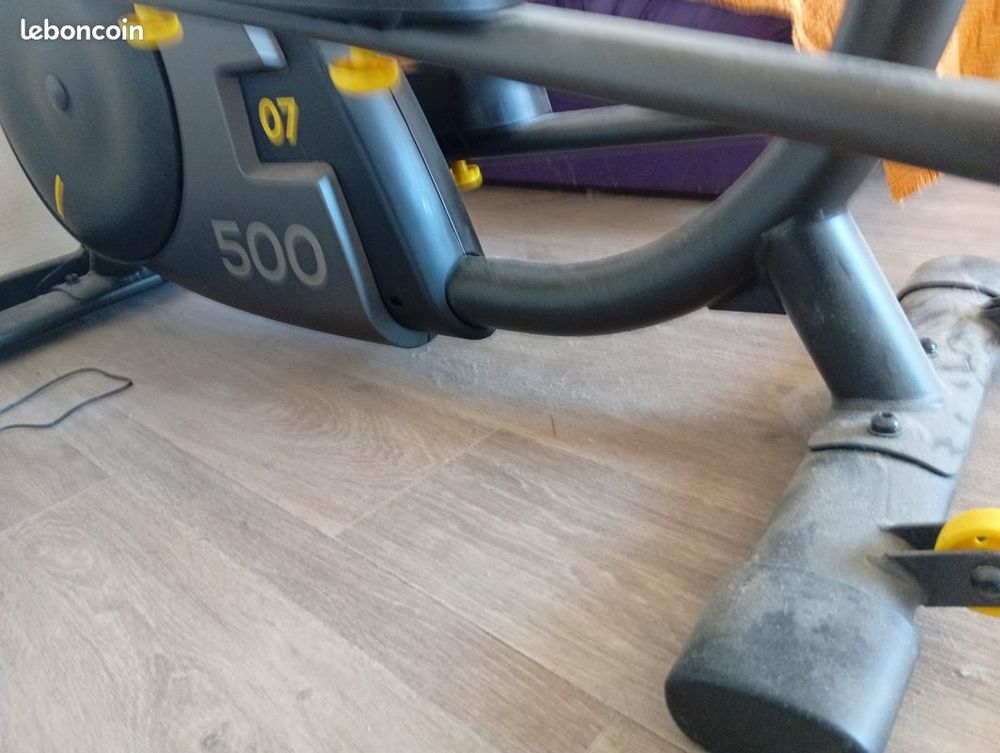 V&eacute;lo elliptique Domyos EL 500. Sports
