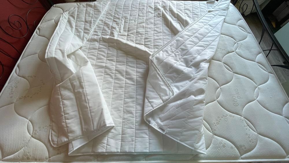 Ensemble lit / matelas et chevet + linges de maison Meubles