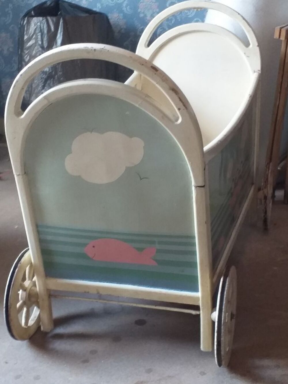 ancien lit enfant ou b&eacute;b&eacute;
Mobilier enfants