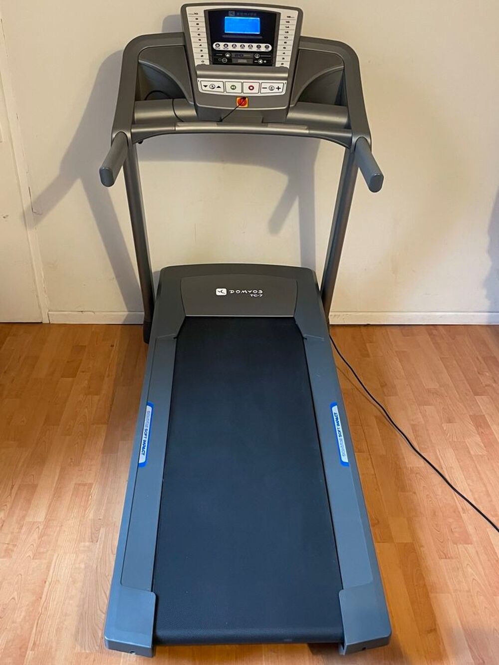 tapis de course DOMYOS TC7 tr&egrave;s peu servi Sports