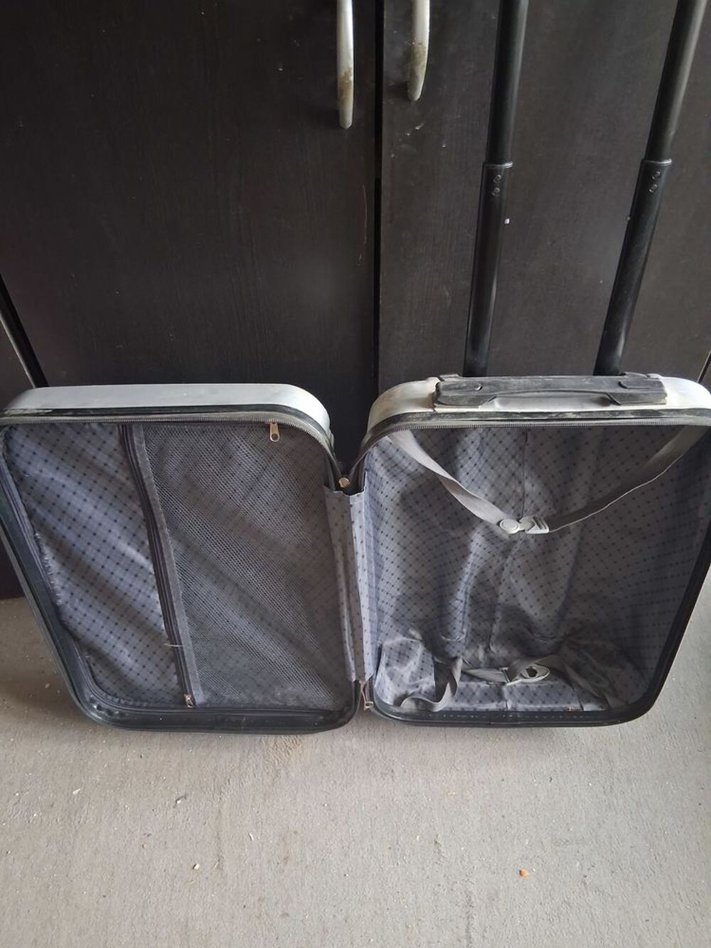 
Valise &agrave; roulettes rigide grise - Marque AIRPLUS Paris Maroquinerie