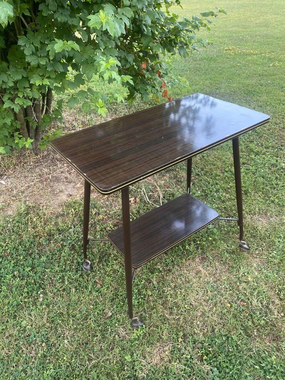 Desserte, ancienne table de t&eacute;l&eacute; &agrave; roulettes Meubles