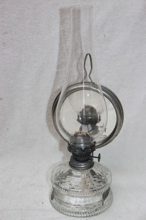 Lampe � p�trole neuve avec miroir   40 Montigny-Lencoup (77)