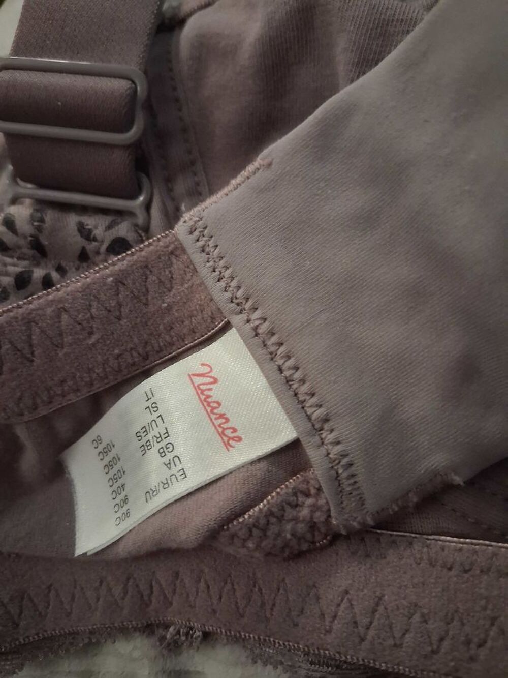LOT DE DEUX SOUTIENS MOI. MARQUE :NUANCE Vêtements