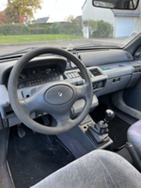 Clio 1.9 D RN 1996 occasion 35220 Saint-Didier