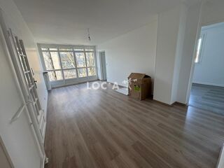  Appartement à louer 4 pièces 75 m²