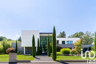  Maison à vendre 10 pièces 905 m²