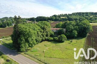 Maison à vendre 15 + pièces 888 m²