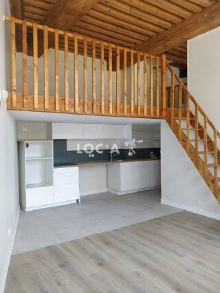  Appartement à louer 2 pièces 33 m²