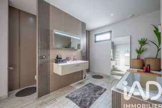  Maison � vendre 6 pi�ces 220 m�